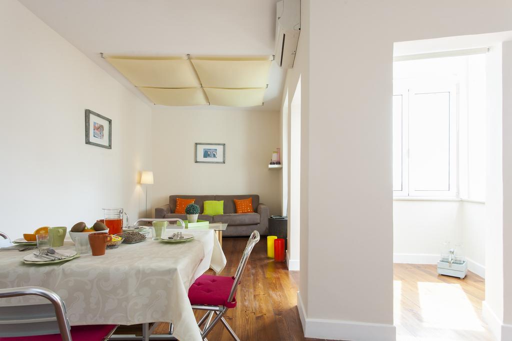 Joivy Spacious And Bright 1-Bed Flat With City Views In Lapa Lisboa Eksteriør bilde